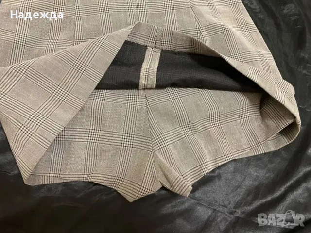 Къса пола Bershka, снимка 4 - Поли - 54444837