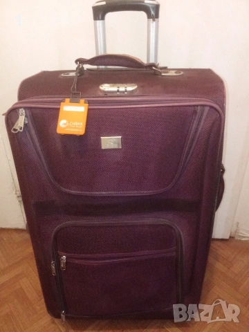 Голям куфар с колелца, снимка 2 - Куфари - 54573088