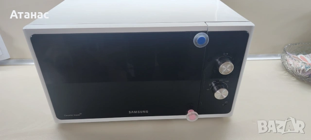 Продавам Микровълнова фурна Samsung MS23F301EAW 23л 800 W