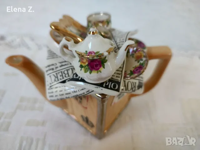 Royal Albert Старите селски рози - колекционерски чайник Cardew, снимка 2 - Колекции - 55508347
