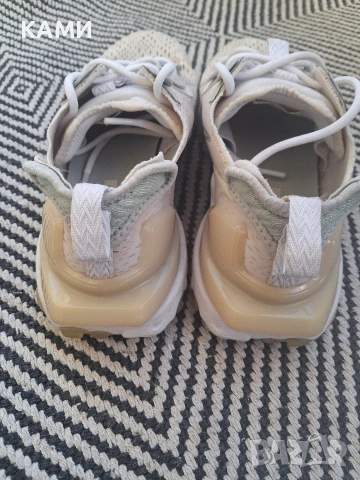 NIKE дамски маратонки 38.5 номер, снимка 5 - Маратонки - 54530374