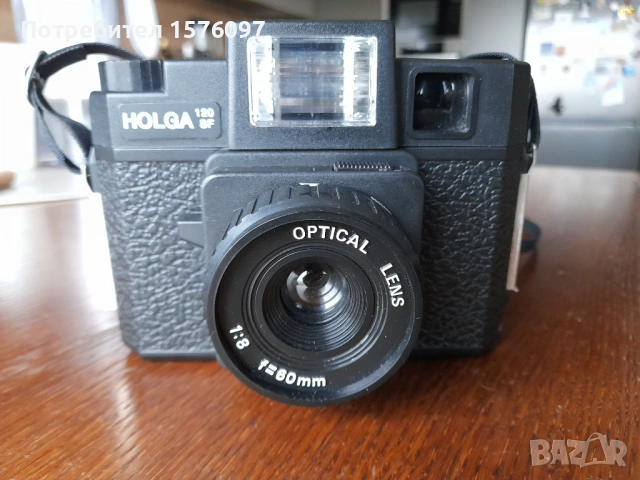 Средноформатен фотоапарат Holga 120 SF с лента и батерии, снимка 2 - Фотоапарати - 54370217