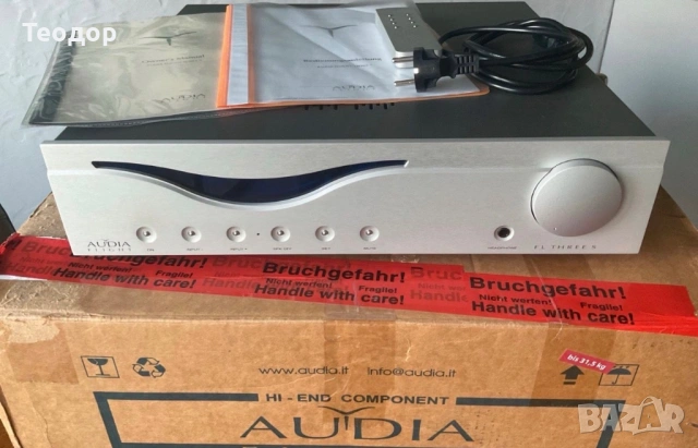 Интегриран усилвател Audia Flight FL Three S, снимка 2 - Ресийвъри, усилватели, смесителни пултове - 54240109