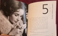 Културна история на червилото / Read my lips. A Cultural History of Lipstick, снимка 10