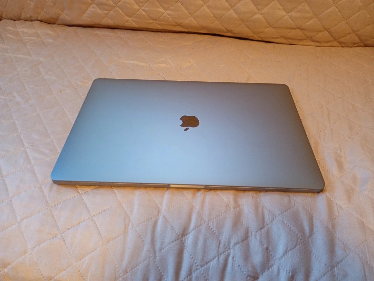 Apple MacBook Pro 16
