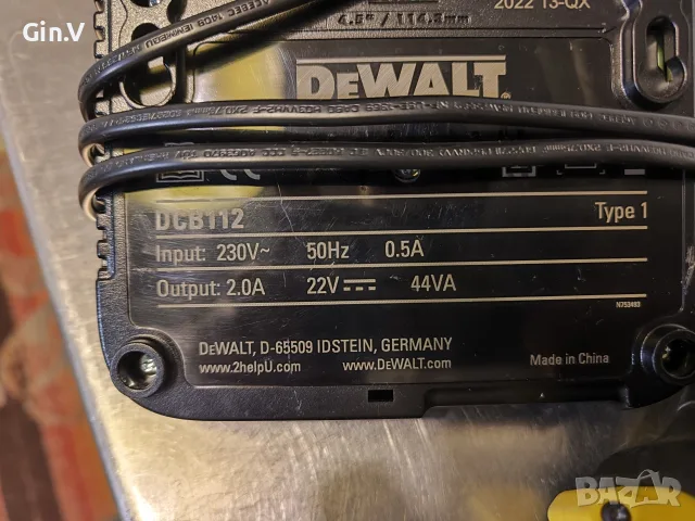 Гайковерт DeWALT DCF921, 18 V, 406 Nm, с 2 батерии 1.7 Ah PowerStack и зарядно, снимка 8 - Други машини и части - 55685059