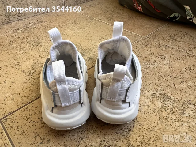 детски маратонки nike 23.5, снимка 2 - Детски маратонки - 55646252
