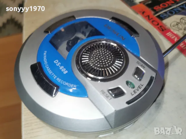 WALKMAN WITH RADIO 2407250943L1