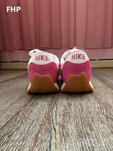 Дамски НОВИ маратонки Nike Pacific, снимка 3 - Маратонки - 54878068