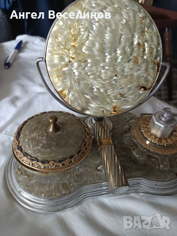 ретро комплект за тоалетка от средата на 20 век