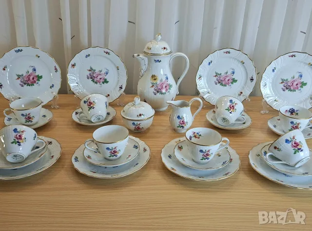 Hutschenreuther Dresden Сервиз за Храна, Кафе, Чай, за 8 човека, снимка 3 - Сервизи - 55327226