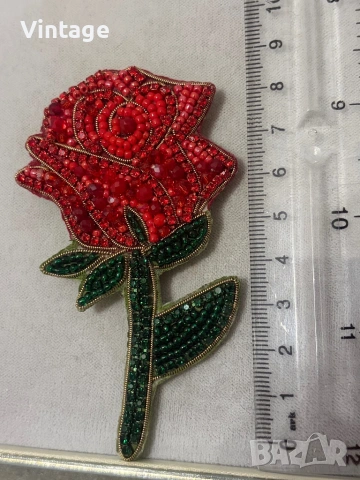 Ръчно изработен шедьовър  - Брошка Роза , снимка 2 - Колиета, медальони, синджири - 54306349