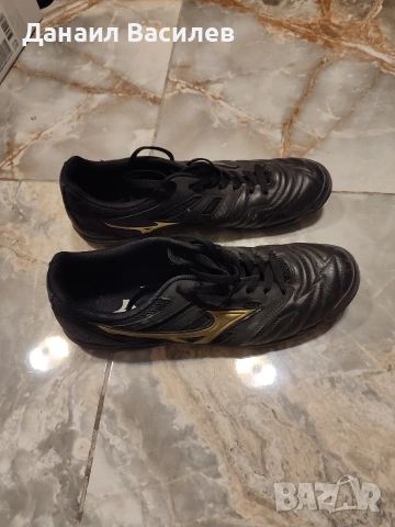 Футзални обувки Mizuno 44.5 – отлично състояние, снимка 6 - Футбол - 54145013