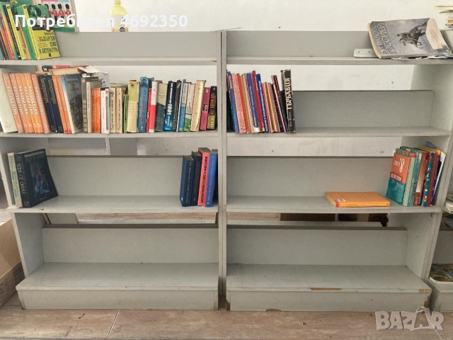 Оборудване за книжарница, магазин, пирамиди, метални стелажи-различни., снимка 13 - Бюра - 54686691
