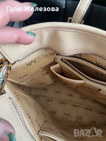 Michael Kors-дамска чанта, снимка 5 - Чанти - 54734544