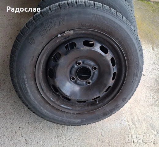 Железни джанти 14" Форд с зимни гуми, снимка 2 - Гуми и джанти - 54025741