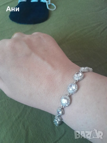 Гривна с камъни