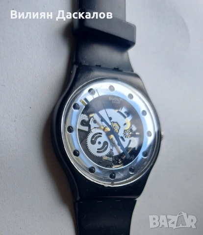 Часовник Swatch запазен работи перфектно