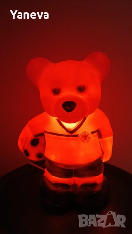 Футболен талисман, винтидж лампа от 70-те години с формата на мече в екипа на германския отбор , снимка 7 - Образователни игри - 54150774