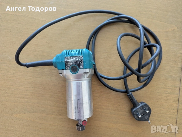 Makita RT0700C оберфреза / тример – с две бази и прахоулавяне, снимка 8 - Други инструменти - 55427622