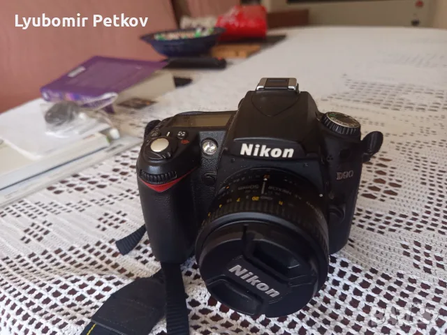 Nikon D 90 + Nikon AF-S NIKKOR 70-300mm f/4.5-5.6G IF-ED VR Nikon NIKKOR 50mm f/1.8, снимка 1 - Фотоапарати - 55532457
