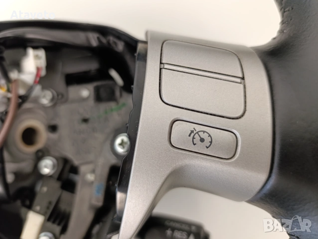 Toyota auris.corolla оригинален волан с автопилот темпомат, снимка 5 - Автомобили и джипове - 54303244