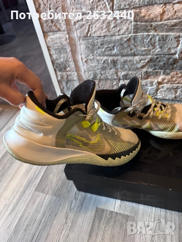 Nike KYRIE FLYTRAP V , снимка 4 - Маратонки - 54043856