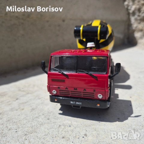 Kamaz/Камаз мащаб 1:43 бетоновоз deagostini, снимка 2 - Колекции - 54443494