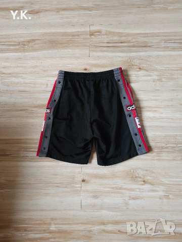 Оригинални мъжки къси гащи Adidas Originals, снимка 3 - Къси панталони - 54276013