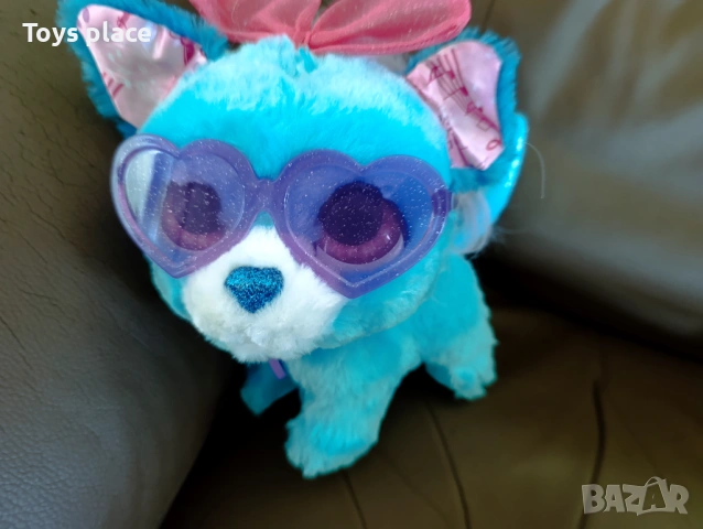 FurReal синьо кученце със слънчеви очила интерактивно