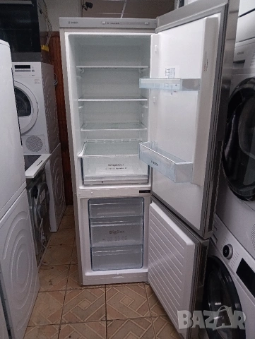 Иноксов комбиниран хладилник с фризер Бош Bosch А++ с две години гаранция!, снимка 3 - Хладилници - 53992012