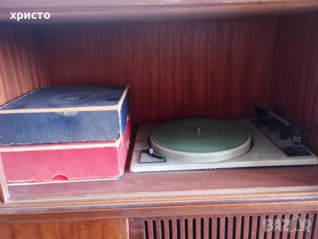 Продавам радиограмофон Хармония 20 /музикален шкаф/, снимка 2 - Друга електроника - 54304872