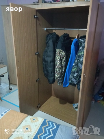 Запазен друкрилен гардероб , снимка 4 - Гардероби - 54009564