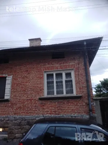 Продавам двуетажна масивна къща с двор от собственик, снимка 9 - Къщи - 55402613