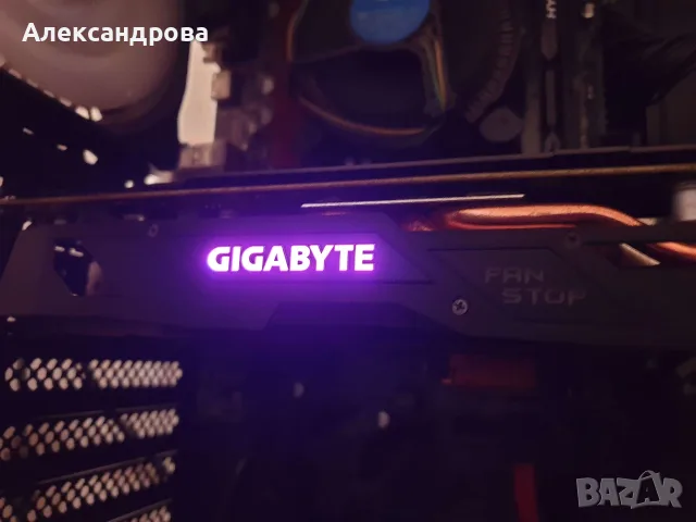 Видеокарта Gigabyte RX580 4GB, снимка 3 - Видеокарти - 55536088