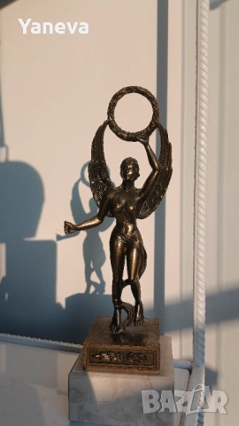 Бронзова скулптура с мраморен постамент на Виктория , богиня на победата , снимка 5 - Статуетки - 53977117