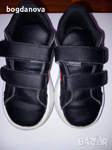Детски оригинални маратонки Adidas, снимка 9 - Детски маратонки - 54047837