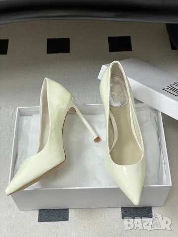 Christian Dior Patent Leather Pumps – Ivory, снимка 3 - Дамски обувки на ток - 55417812
