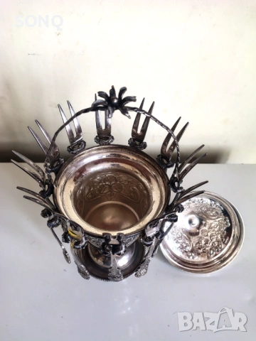 Прекрасен Посребрен Стар Съд Със Вилички, снимка 5 - Антикварни и старинни предмети - 54020241