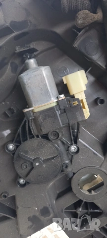 Преден десен стъклоповдигач Ford Fiesta VI, снимка 2 - Части - 54401648