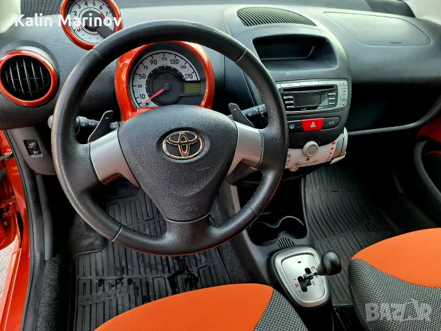 тойота айго автоматик, снимка 8 - Автомобили и джипове - 55600419