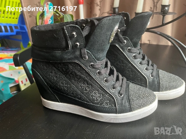 Дамски спорни обувки 