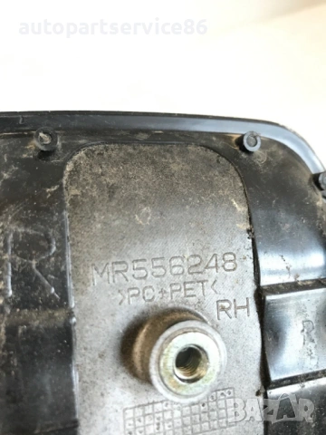 Външна дръжка на предна дясна врата черна за Mitsubishi Pajero (2006) MR556248, снимка 2 - Части - 54751780