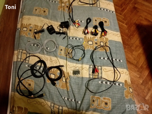 HDMI кабел,мрежов кабел,RCA кабел, аудио кабел,две зарядни ,КАБЕЛ-СТЕРЕО АУДИО И ВИДЕО