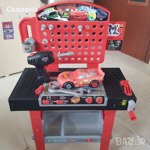 Подарявам детски играчки