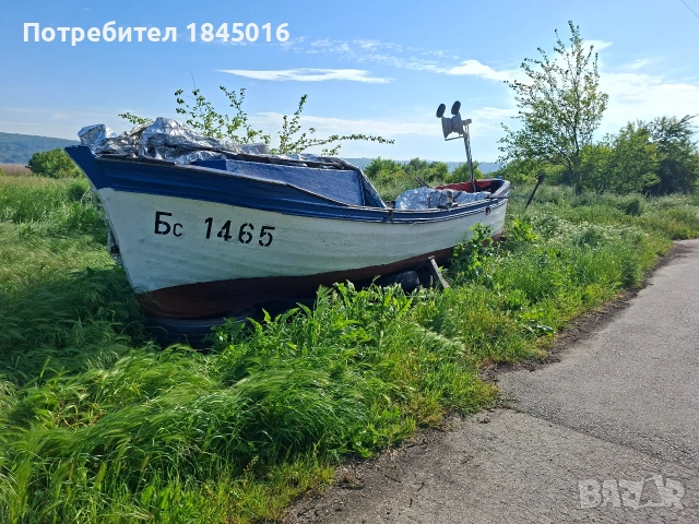 рибарска дървена лодка , снимка 2 - Воден транспорт - 54574542
