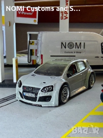 Hot Wheels Golf 5 GTI custom , снимка 5 - Коли, камиони, мотори, писти - 54411665