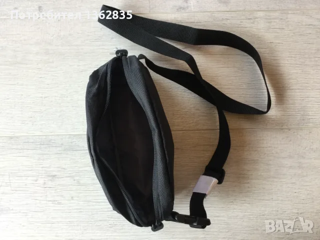 НОВА оригинална мъжка / унисекс черна чанта / crossbody bag / чантичка за кръста "банан" NEW BALANCE, снимка 6 - Чанти - 55310624