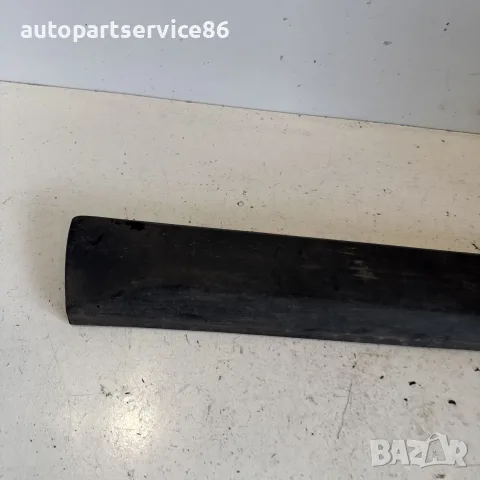 Задна лява долна лайсна на вратата за Volvo XC60 2.4 TDI (2011) OEM 31294847, снимка 2 - Части - 55643208