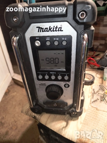 Радио makita без батерия и адаптер, снимка 3 - Радиокасетофони, транзистори - 55160526